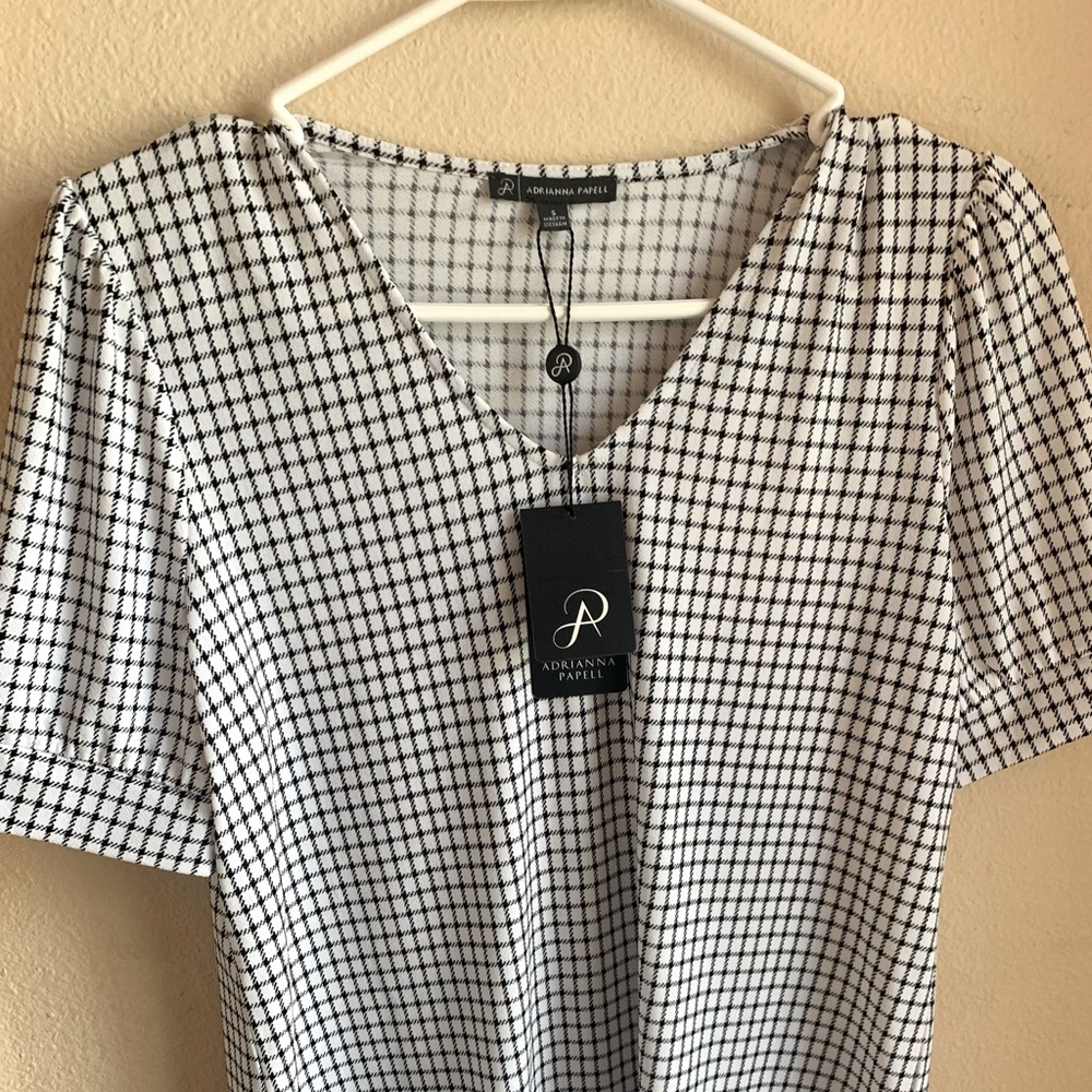 Adrianna Papelle V-Neck Short Puff Sleeve Top